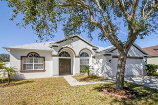 9411 Laurel Ledge Dr in Riverview, FL - Building Photo
