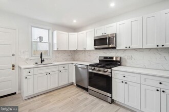 2714 Salmon St in Philadelphia, PA - Building Photo - Building Photo