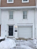 37736 Charter Oaks Blvd in Clinton Township, MI - Building Photo