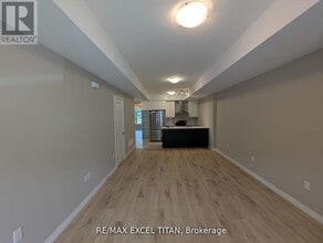 74 Thatcher Dr in Guelph, ON - Building Photo - Building Photo