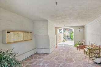 1235 Alma St in Palo Alto, CA - Building Photo - Building Photo