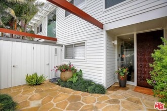 1500 Miramar Beach in Santa Barbara, CA - Building Photo - Building Photo