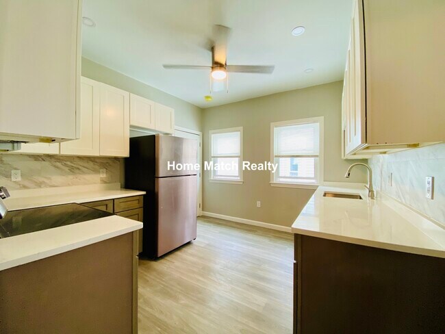 85 Albion St, Unit 2 in Medford, MA - Building Photo - Building Photo