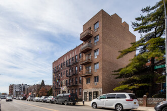 1552 Dahill Rd in Brooklyn, NY - Foto de edificio - Building Photo