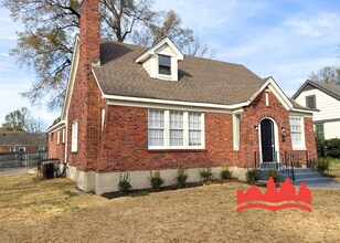 2244 Cypress Cir in Memphis, TN - Foto de edificio - Building Photo