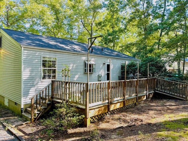 29 Englewood Dr in Palmyra, VA - Building Photo - Building Photo