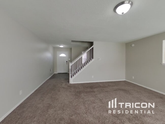 6245 Monteo Dr in Indianapolis, IN - Foto de edificio - Building Photo