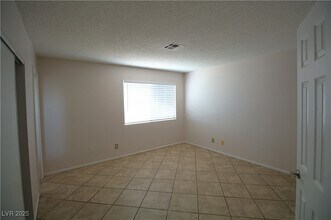 2088 Wondra Dr in Las Vegas, NV - Building Photo - Building Photo