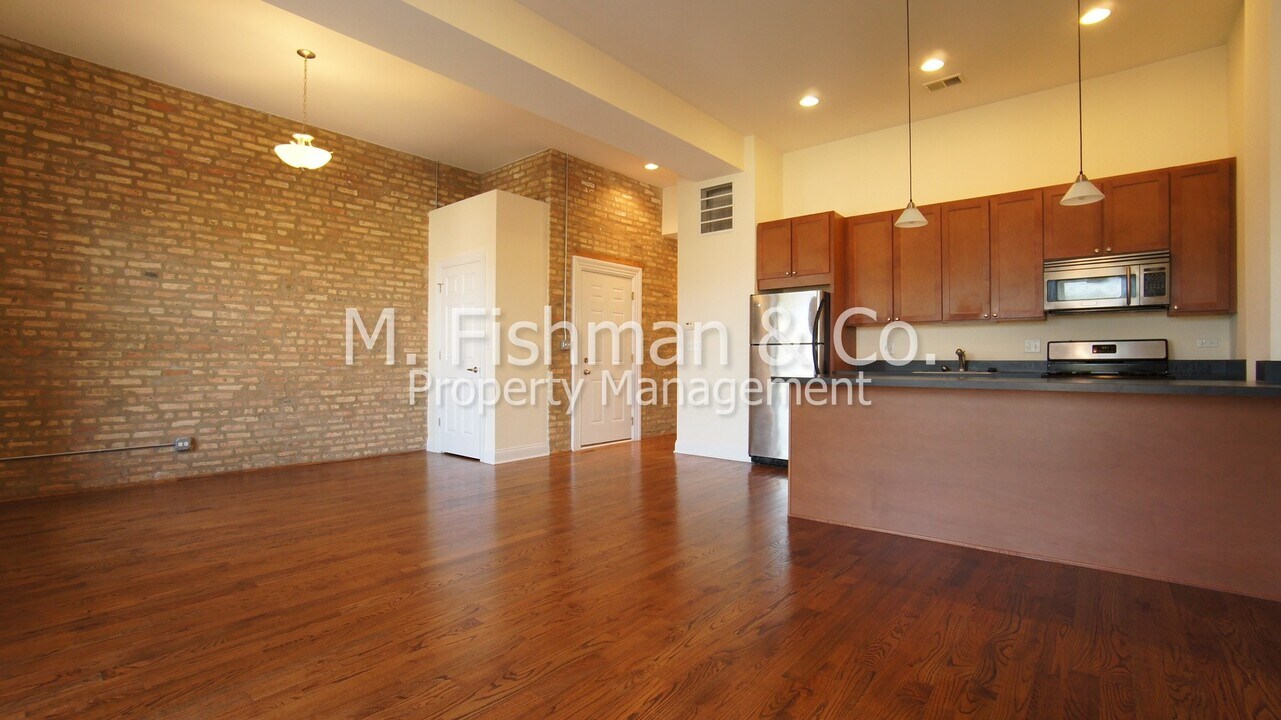 2836 N Albany Ave in Chicago, IL - Building Photo