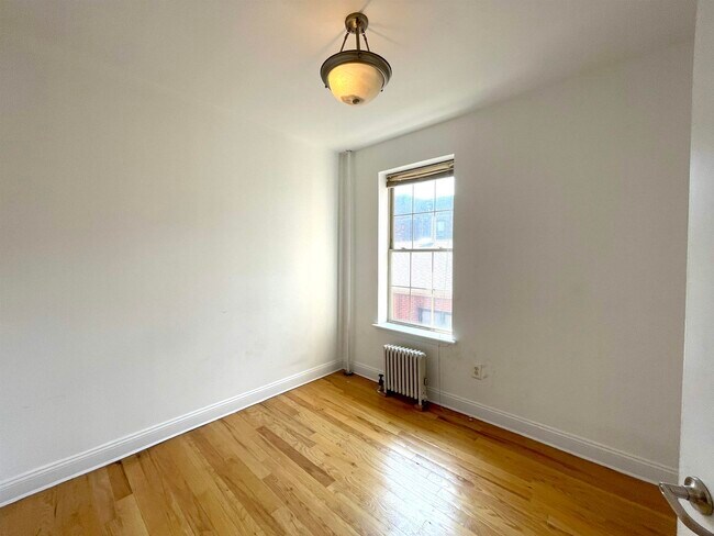 2677 John F. Kennedy Blvd in Jersey City, NJ - Building Photo - Building Photo