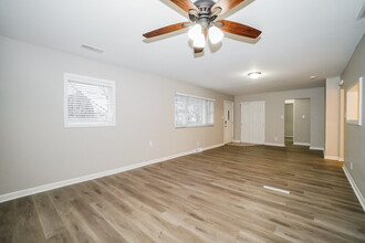 6536 Dobson Square E in Columbus, OH - Building Photo - Building Photo