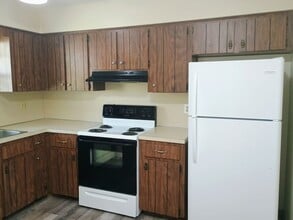 958 Village Dr in Brooksville, FL - Building Photo - Building Photo