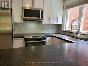 21 Love Crescent in Toronto, ON - Building Photo - Building Photo