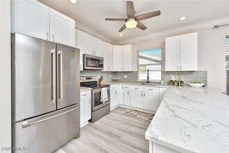 725 95th Ave N in Naples, FL - Building Photo - Building Photo