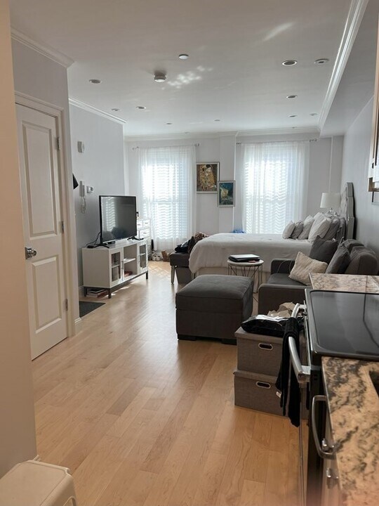 296 Beacon St in Boston, MA - Building Photo