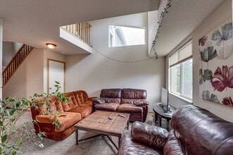 Spacious 3 Bed, 3 1/2 Bath Townhome in Northwest Fort Collins! in Fort Collins, CO - Building Photo - Building Photo