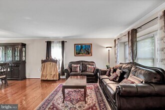 3289 Kinross Cir in Herndon, VA - Building Photo - Building Photo