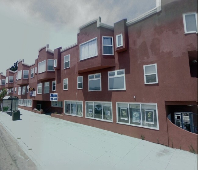 600-608 Portola Dr in San Francisco, CA - Building Photo - Building Photo