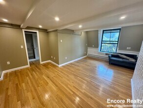 117 Beacon St, Unit 6R in Boston, MA - Building Photo - Building Photo