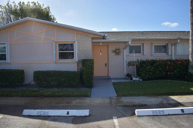 2689 Dudley Dr W in West Palm Beach, FL - Building Photo - Building Photo