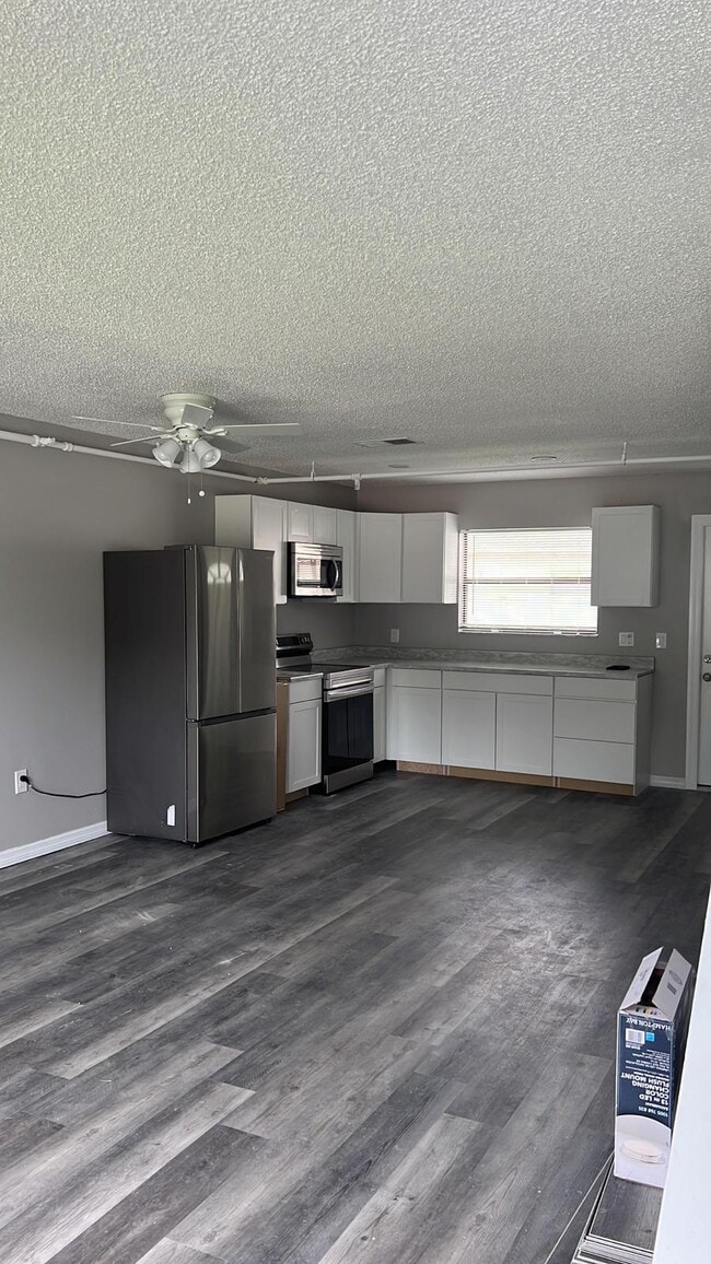 1412 Montana Ave in St. Cloud, FL - Building Photo - Building Photo