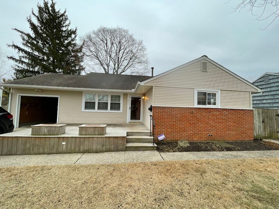 991 Bricker Blvd in Columbus, OH - Building Photo