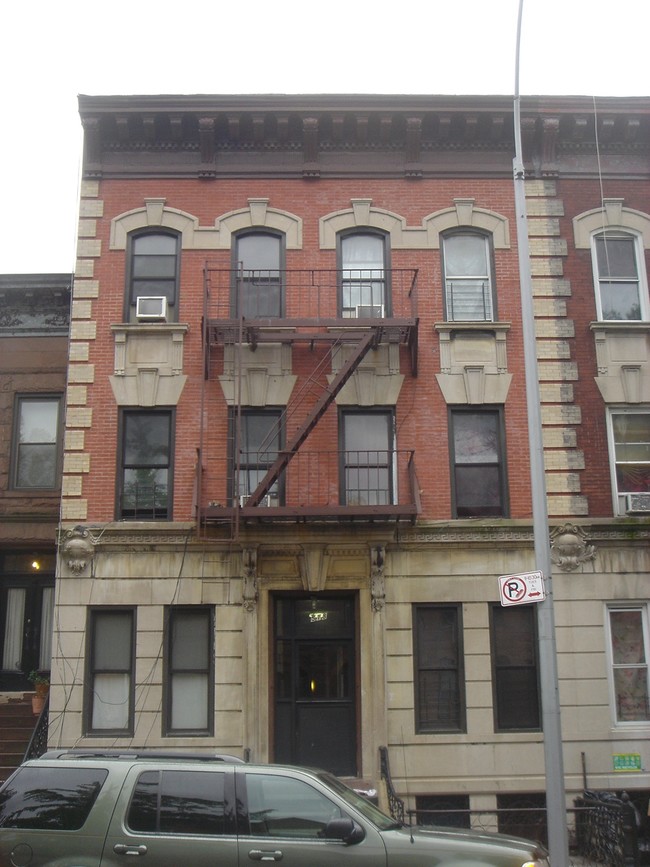 518 Bainbridge St in Brooklyn, NY - Building Photo - Building Photo