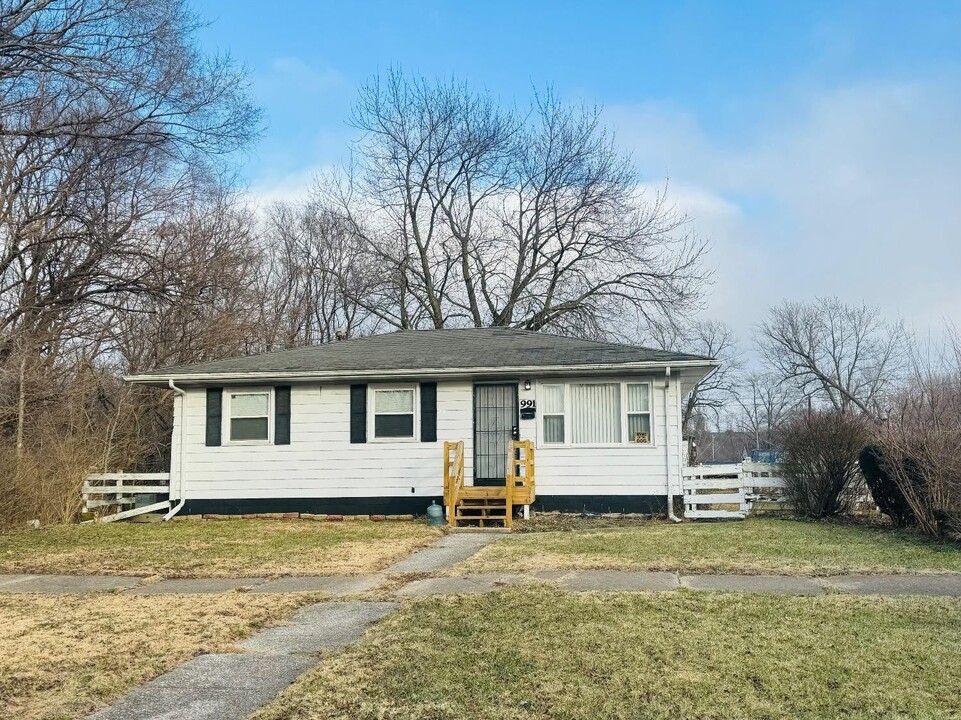 991 Ellsworth Pl in Gary, IN - Building Photo