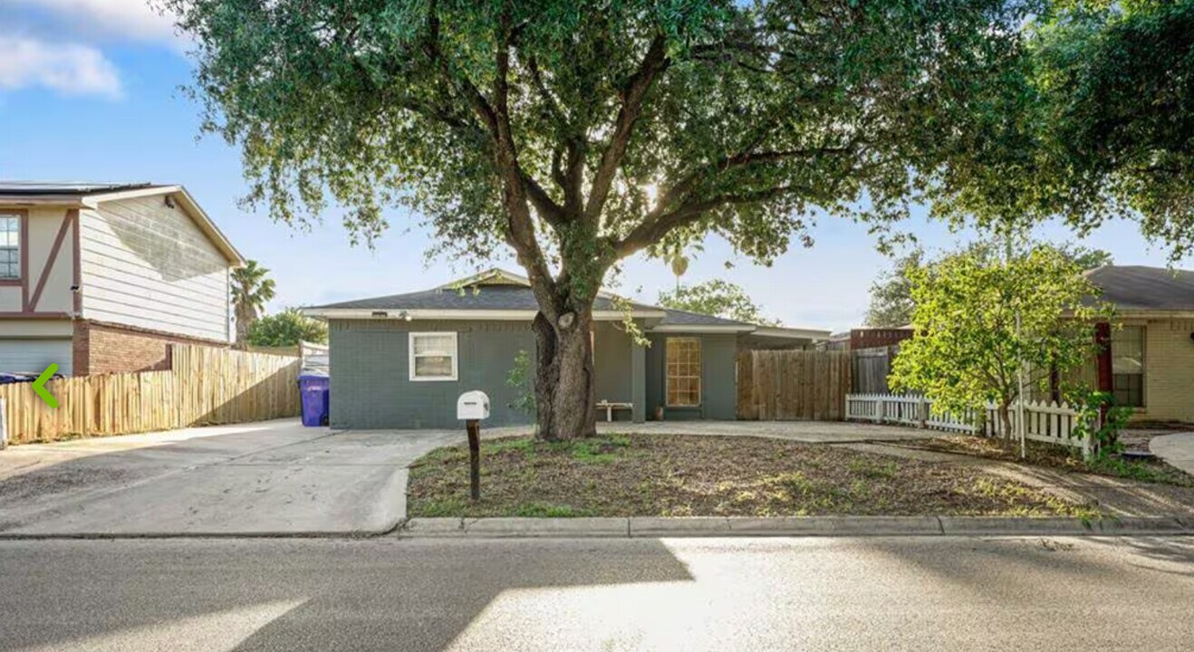 2721 N 26th St in McAllen, TX - Foto de edificio