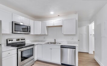 1794 Shannon Cir in Salt Lake City, UT - Building Photo - Building Photo