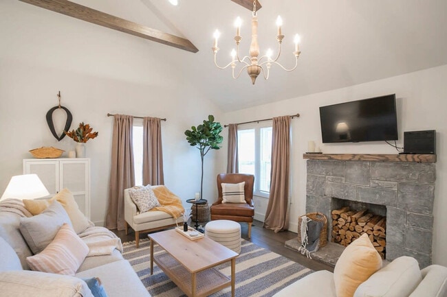 106 Walnut Hill Dr
