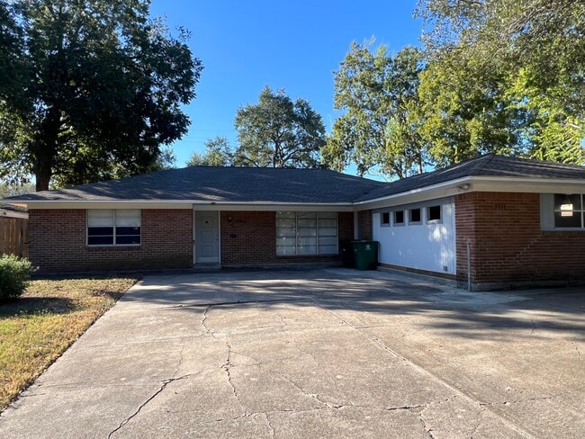 5511 Willowbend Blvd in Houston, TX - Building Photo - Building Photo