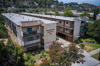 Yosemite Manor in Los Angeles, CA - Building Photo - Building Photo