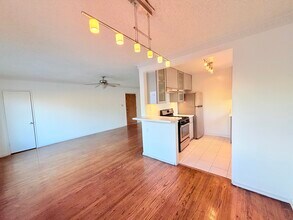 5707 Virginia Ave, Unit 8 in Los Angeles, CA - Foto de edificio - Building Photo