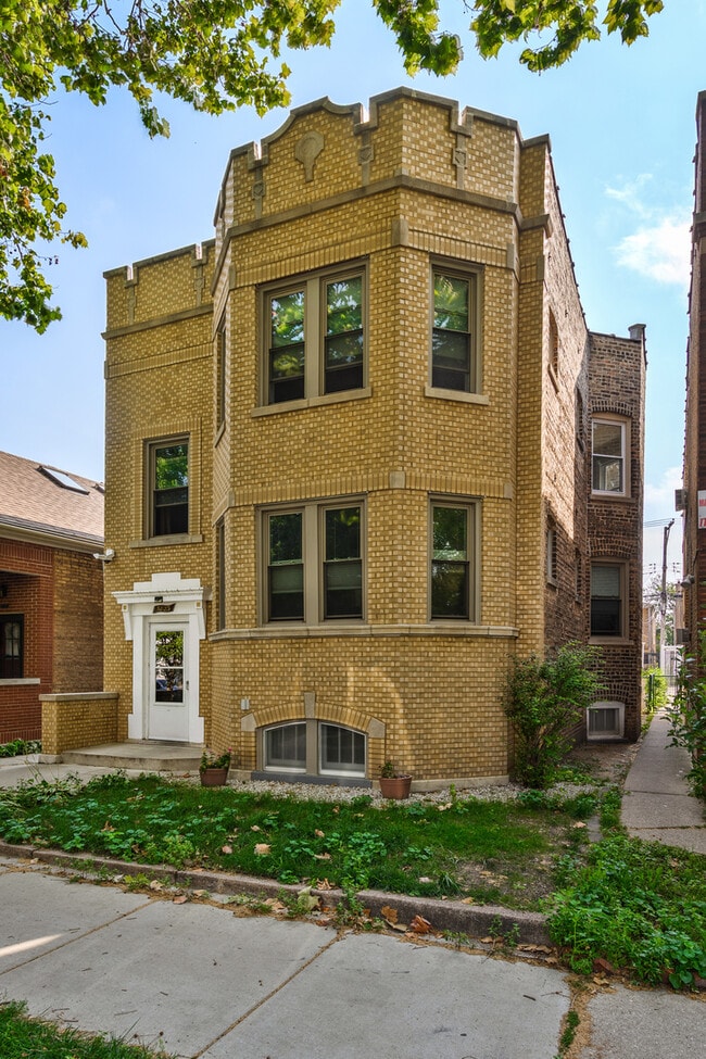 5823 N Rockwell St in Chicago, IL - Building Photo - Building Photo