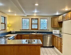 193 Forrest Dr in Friday Harbor, WA - Building Photo - Building Photo