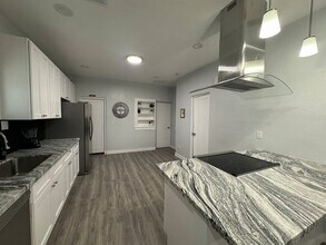2331 N Richland St in Phoenix, AZ - Foto de edificio - Building Photo