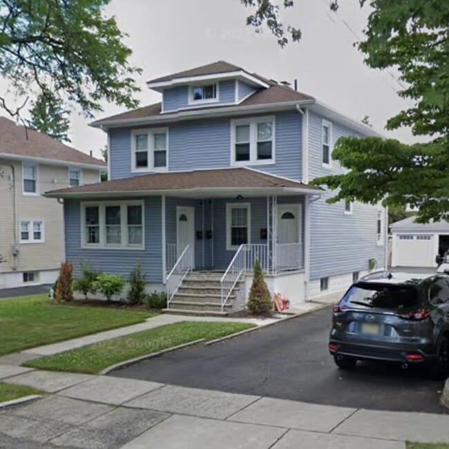 235 Lawrence Ave, Unit 1