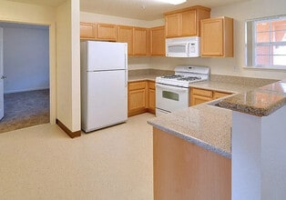 Seasons at Anderson in Anderson, CA - Foto de edificio - Building Photo