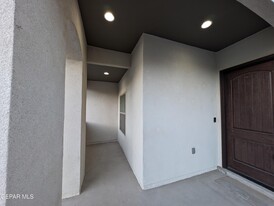 2220 Tierra Delmonte Dr in El Paso, TX - Foto de edificio - Building Photo