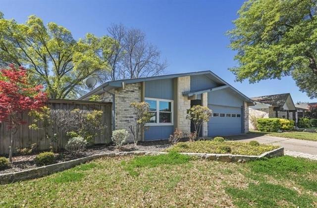 1637 Dell Oak Dr in Garland, TX - Building Photo