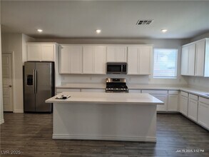 4358 Bayley Skye Ave in Las Vegas, NV - Building Photo - Building Photo