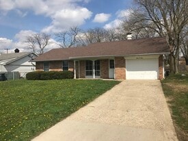 707 Sunset Blvd in Greenwood, IN - Building Photo