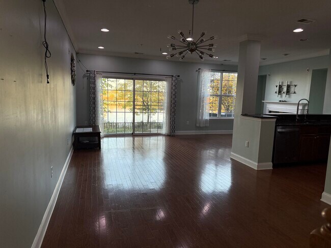 76 Lyon Ct in Jersey City, NJ - Building Photo - Building Photo