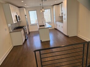 2421 Manton St in Philadelphia, PA - Foto de edificio - Building Photo