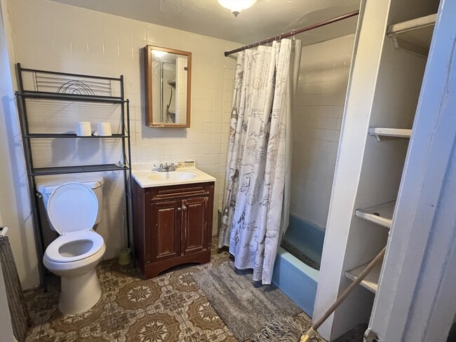 216 Harrison Ave, Unit #3 in Boston, MA - Building Photo - Building Photo