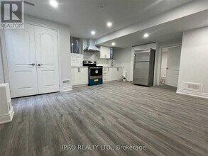 1524 Leger Wy in Milton, ON - Building Photo - Building Photo