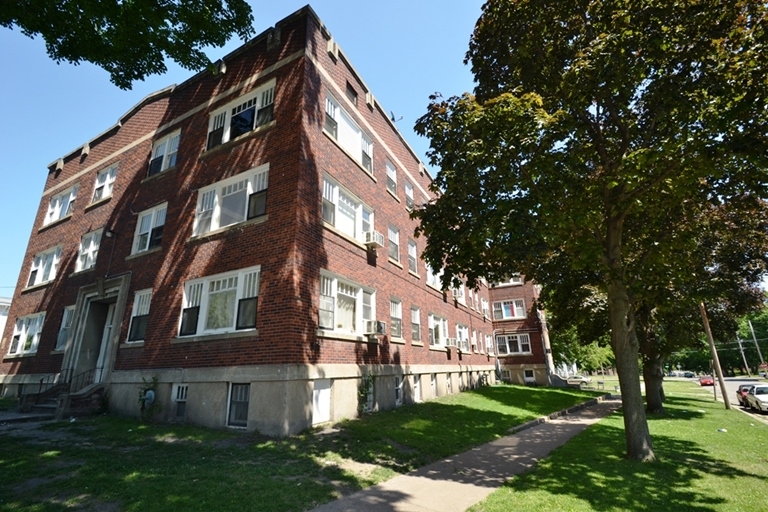 Hillcrest Apartments in Waterloo, IA - Foto de edificio