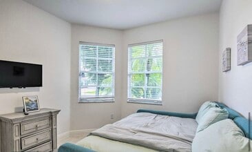 5342 SW 173rd Ave in Miramar, FL - Foto de edificio - Building Photo