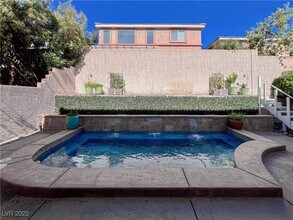 541 Sierra Morena St in Las Vegas, NV - Building Photo - Building Photo